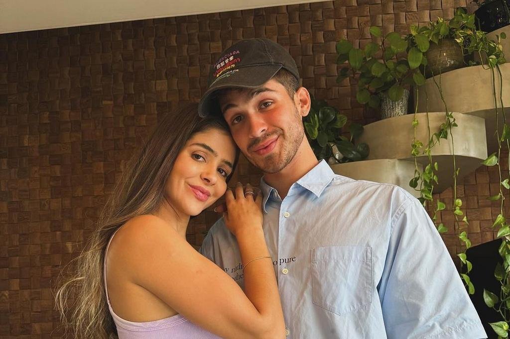 Mãe de João Guilherme comenta romance entre o filho e Bruna Marquezine: “Ele está feliz”