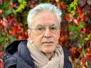 Justiça nega pedido de indenização milionária de Caetano Veloso contra a Osklen 