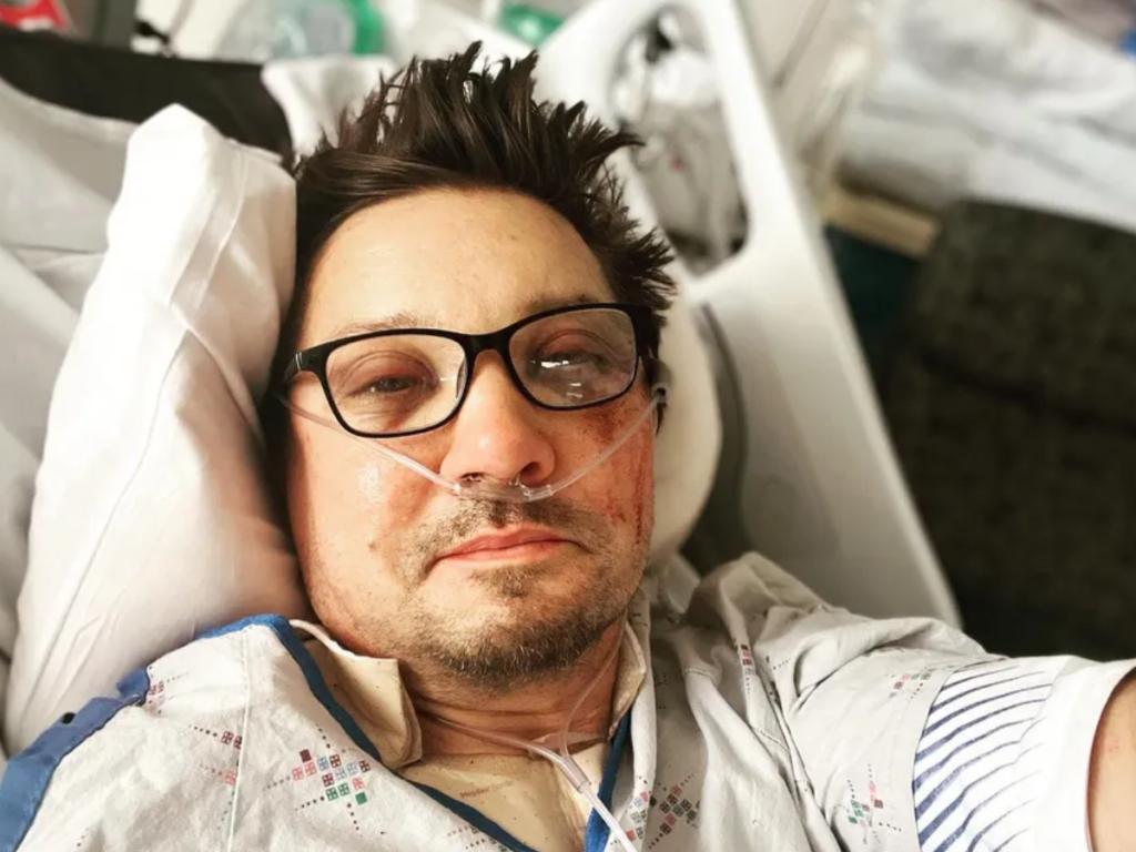 Jeremy Renner lembra de ouvir seu crânio rachando durante acidente