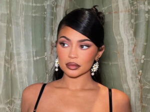Kylie Jenner chora com comentários PESADOS sobre sua aparência 
