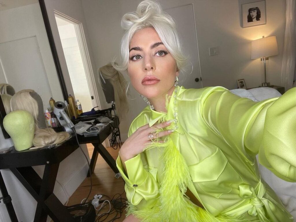 Brasileira seguida por Lady Gaga no Instagram quer falar de Jesus para cantora 