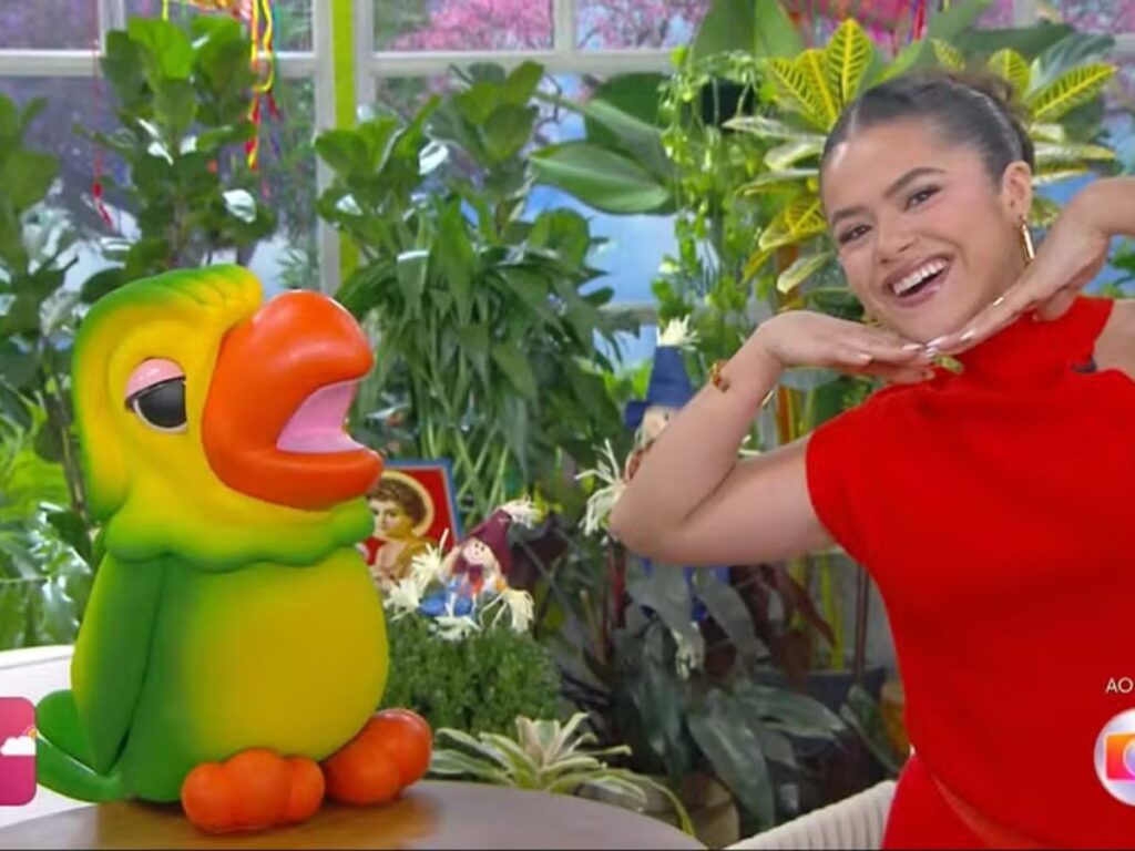 Maisa lembra no Mais Você quando tirou peruca de Silvio Santos ‘Fui desbocada’