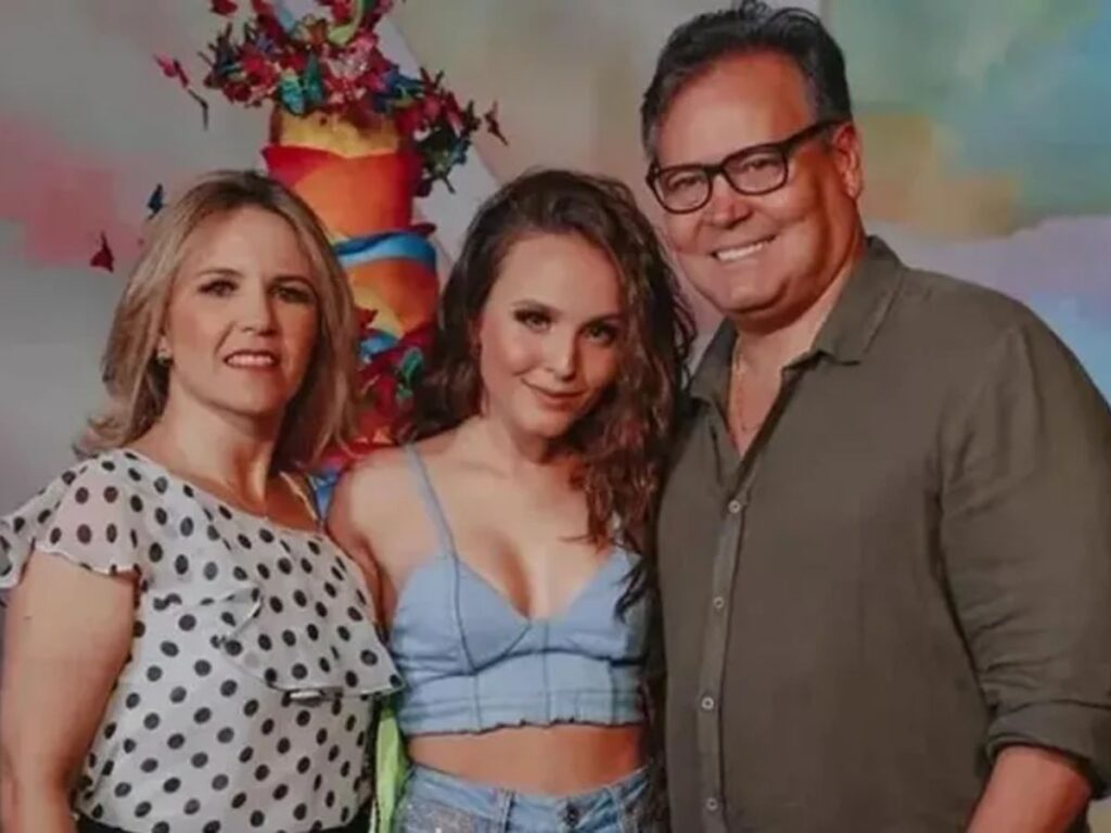 ‘Lei Larissa Manoela’: aprovado projeto que aumenta pena para pais por abuso de incapaz