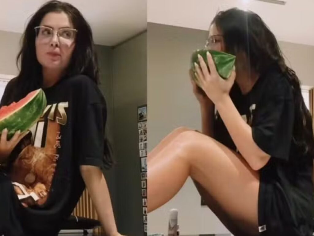 Jade Picon come sentada na pia e explica “Me traz nostalgia”