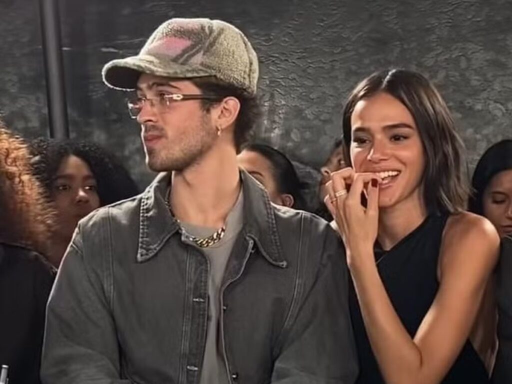 Bruna Marquezine e João Guilherme curtem viagem no Japão