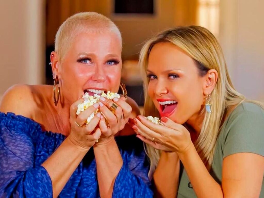 Xuxa festeja contratação de Eliana