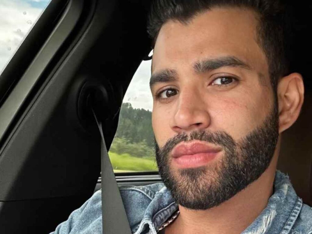Detran pede para polícia investigar Gusttavo Lima por deixar filho de 7 anos dirigir