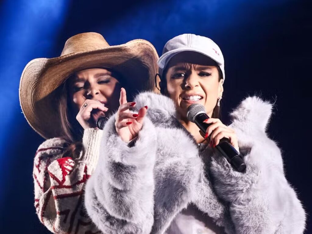 Maiara dá selinho em Maraisa em show no interior de SP