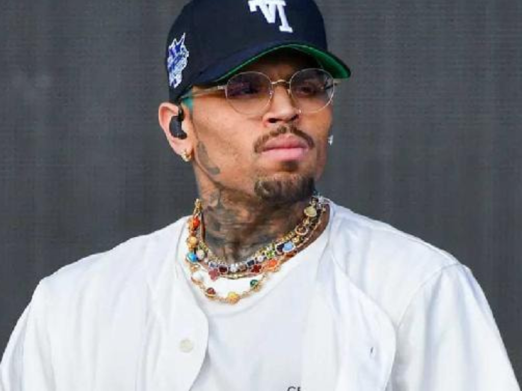 Chris Brown ameaça sósia brasileiro: “Ridículo”