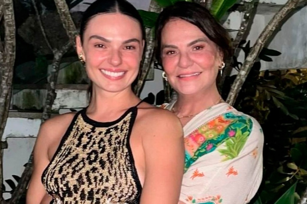 Isis Valverde E Sua Mãe