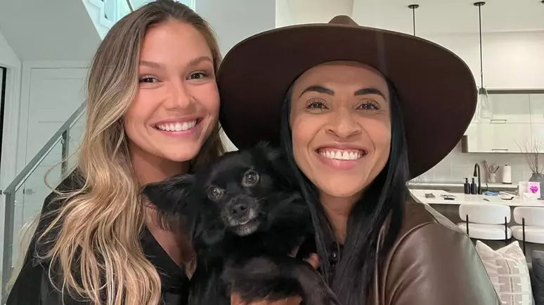 Marta E Carrie