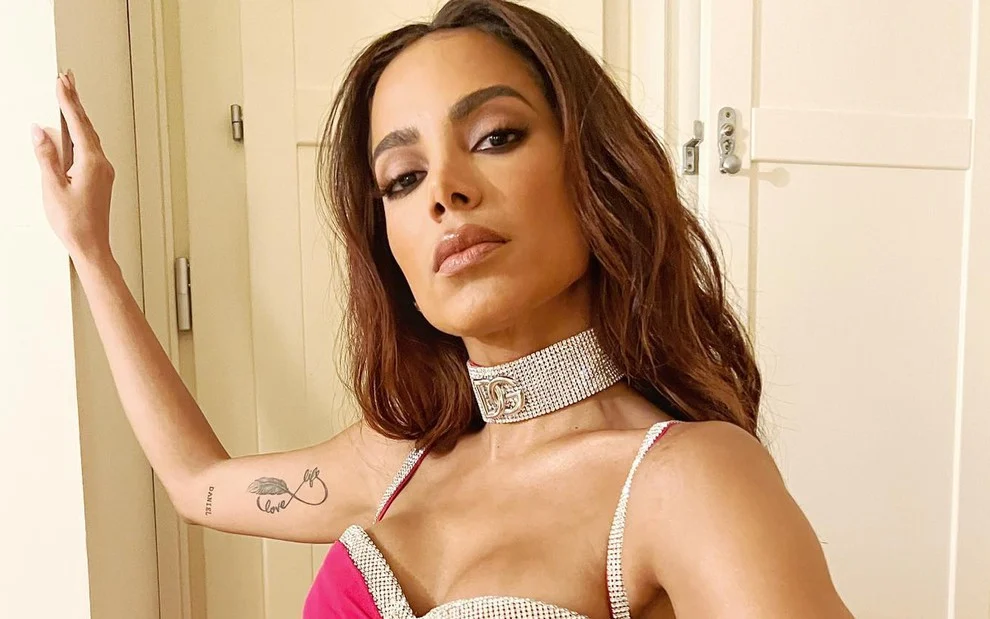 Anitta detona uniforme do Brasil para Jogos Olímpicos