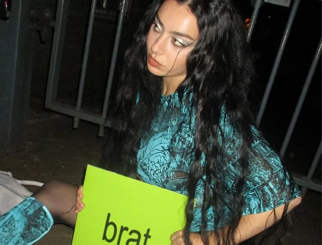 Charli Xcx (foto Reprodução Redes Sociais) 2
