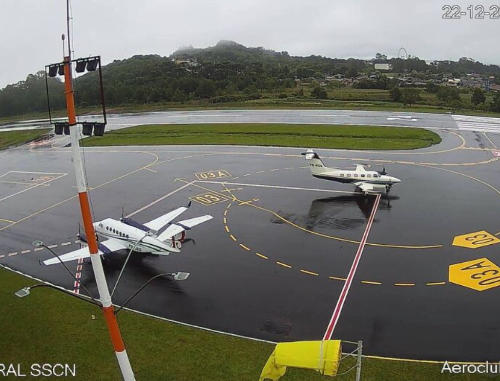 Avião Cai Em Cima De Loja No Rs (foto Reprodução Redes Sociais)
