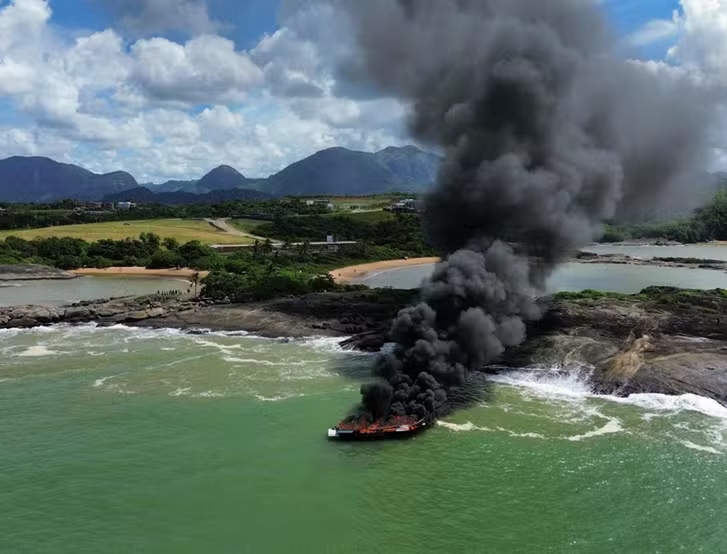 Lancha (foto Reprodução Redes Sociais)