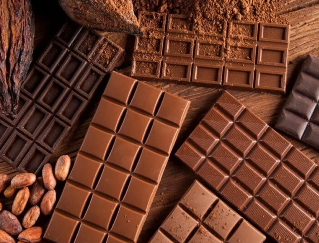 Chocolate amargo e frutas vermelhas podem ajudar a viver mais (Foto Reprodução Redes Socias)