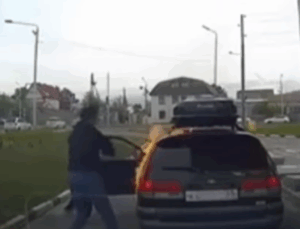 Homem Acende Isqueiro Perto De Bomba E Causa Incêndio (foto Reprodução Redes Sociais)
