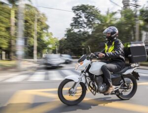 Jovem denuncia assédio de motoboy durante corrida