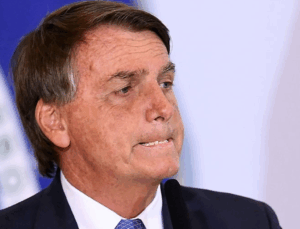 Bolsonaro surge diferente após colocar tornozeleira e web debocha: ‘Tá manso’