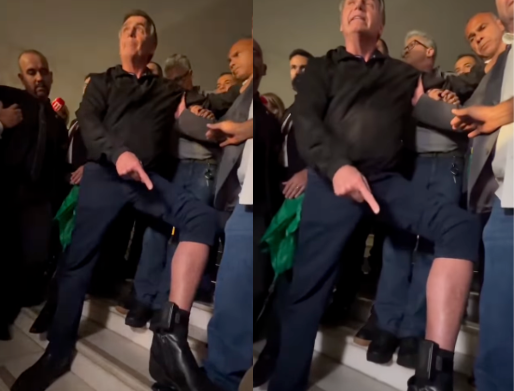 VEJA VÍDEO: Bolsonaro mostra a tornozeleira em ida à Câmara: “Humilhação”