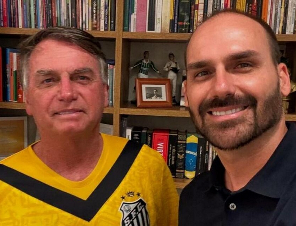 Bolsonaro e Eduardo (Foto Reprodução Redes Sociais)