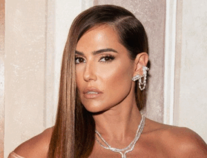 Deborah Secco se posiciona após críticas e expõe pressão estética nas redes; VEJA