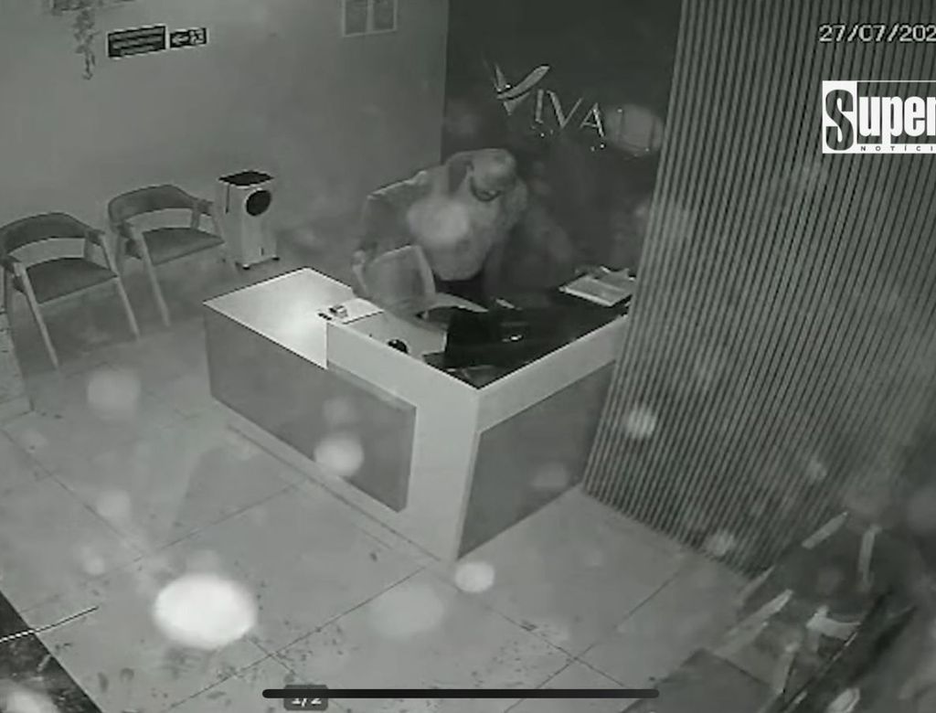 Homem quebra porta de vidro e furta clínica odontológica; Veja vídeo!
