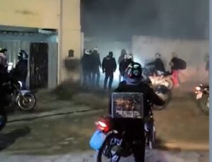 Entregadores depredam casa após briga com morador em SP; veja VÍDEO