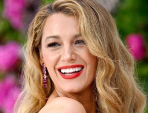 Blake Lively é acusada de intimidar youtuber após críticas na web