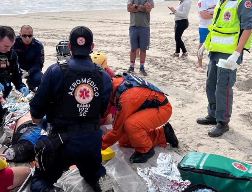 VÍDEO: Jovem tem rosto esmagado em acidente raro em praia