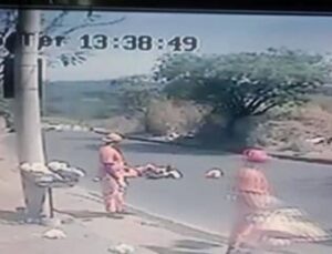 Gari é atropelado e motorista não presta socorro; VEJA VÍDEO!