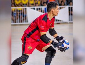 Goleiro morre logo após defender pênalti em torneio; veja VÍDEO