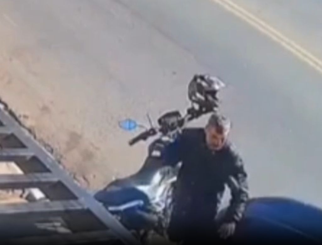 Motociclista sendo atropelado em SP (Reprodução: Redes Sociais)