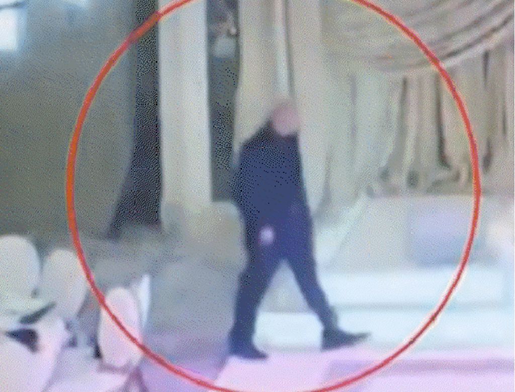 Homem roubando 550 mil no casamento (Reprodução: Redes Sociais)