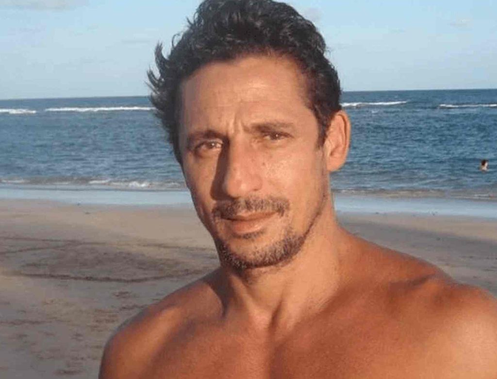 Ator da Globo compartilha vídeo de cueca e celebra condenação de Bolsonaro