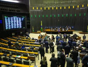 Veja como cada deputado votou na PEC da Blindagem que dificulta investigar parlamentares