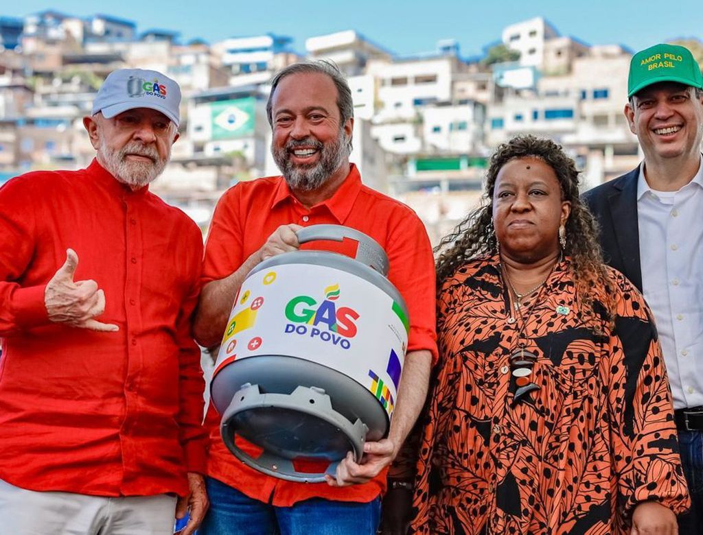 Quem pode retirar botijões pelo programa Gás do Povo? Tire suas dúvidas