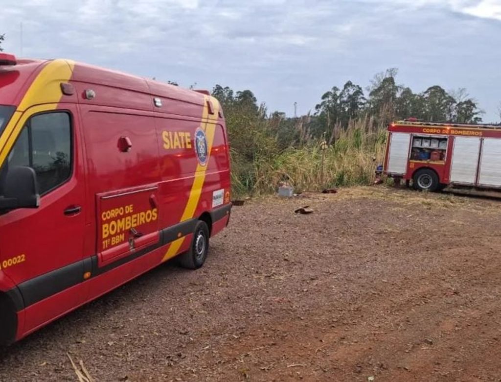 Vídeo mostra carro caindo de barranco de 25 metros no Paraná; ASSISTA!