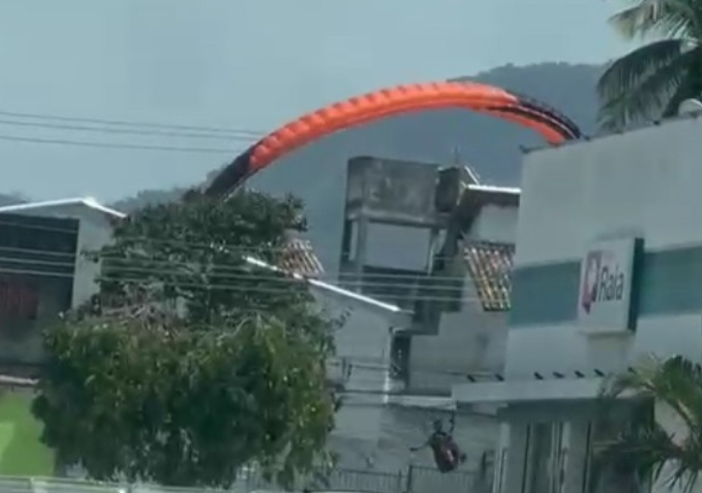 Queda de paraglider (Foto: Reprodução)