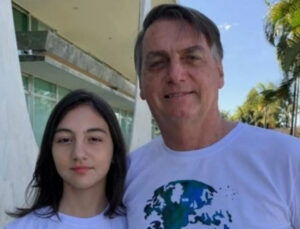 Laura e Jair Bolsonaro (Foto: Reprodução)
