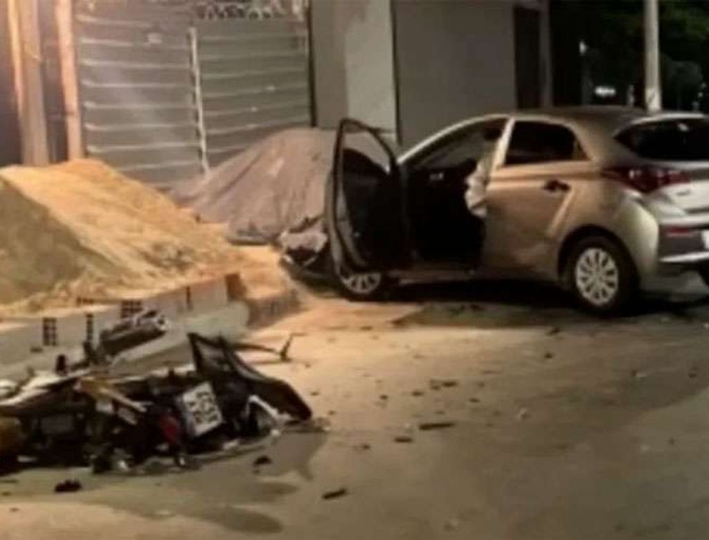 Moto pega fogo em acidente violento na Avenida Nações Unidas; Veja vídeo