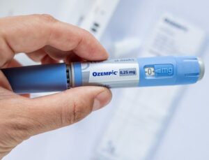 Anvisa alerta sobre efeito colateral grave pelo uso do Ozempic; saiba qual