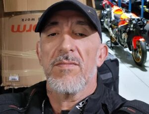Prometeu e cumpriu: Veja Cristian Cravinhos de calcinha