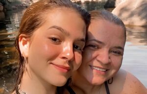 Mel Maia e mãe (Foto: Reprodução)