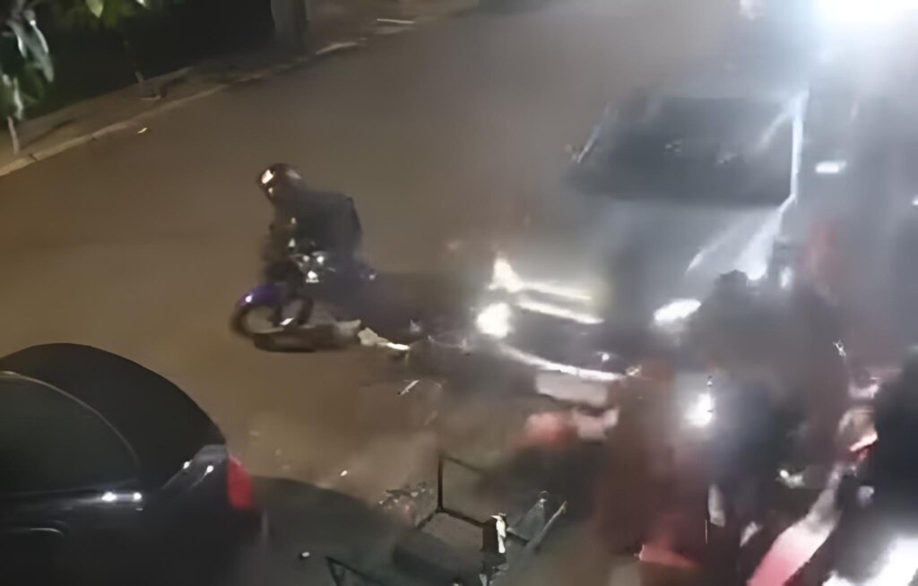 Homem atropela mãe e criança (Foto: Reprodução)