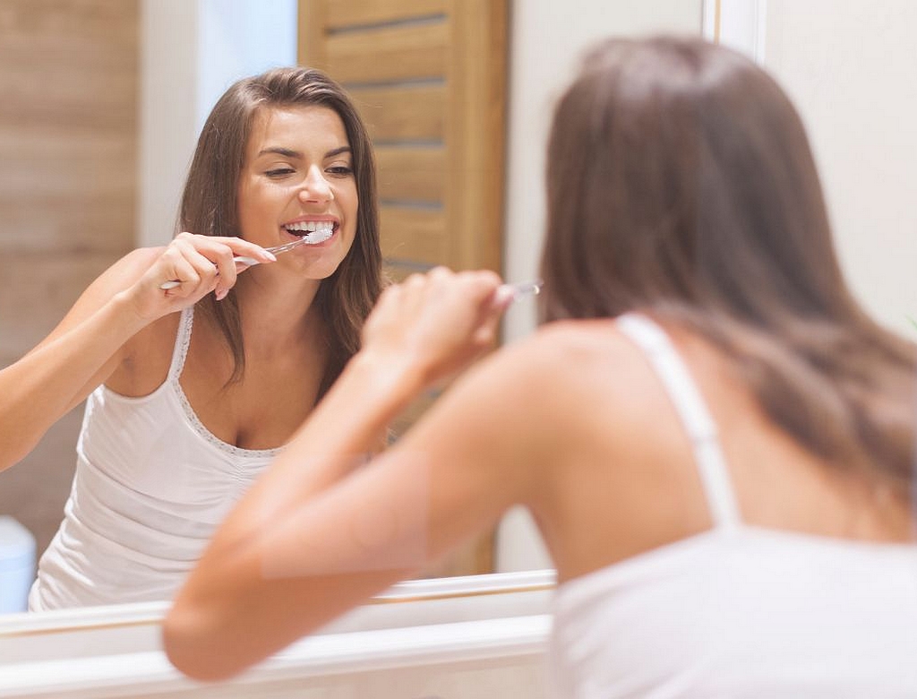 Saiba quantas vezes por dia você deve escovar os dentes, segundo especialistas