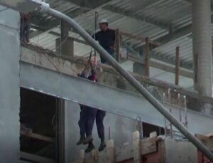 Resgate nas alturas: vídeo mostra salvamento de cinema após laje desabar; ASSISTA!