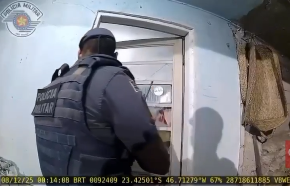 Casa explode enquanto policiais atendiam ocorrência em SP; VEJA VÍDEO!