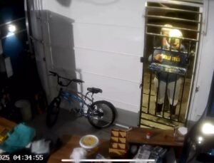 Dupla se passa por cliente e atira em vendedor de adega; veja VÍDEO