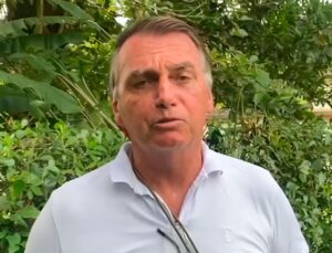Bolsonaro volta a ter crises de soluço e taquicardia após período de estabilidade, aponta relatório